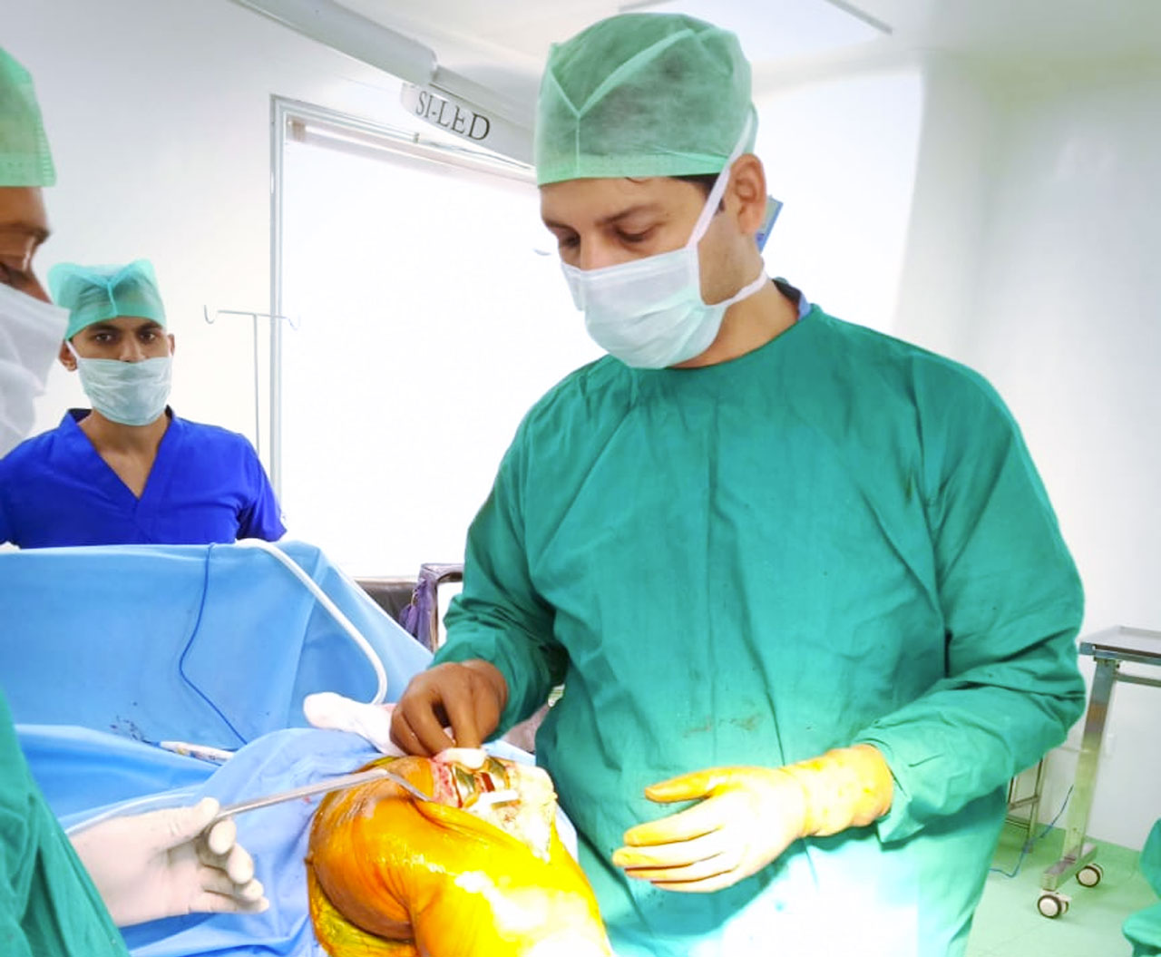 Dr Abhisar : Best Orthopedic Surgeons in Greater Noida